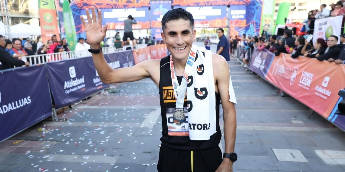 La celebración de Francisco en la llegada de una competencia.
